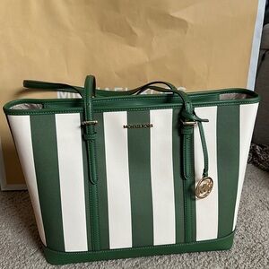 Michael kors large jet set tote